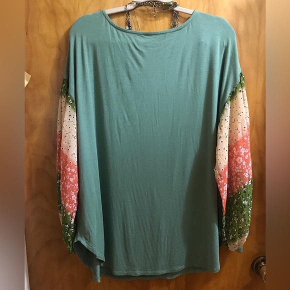 NEW Sage Green Chiffon Print Sleeves Tee 1X EMERALD - Picture 7 of 10